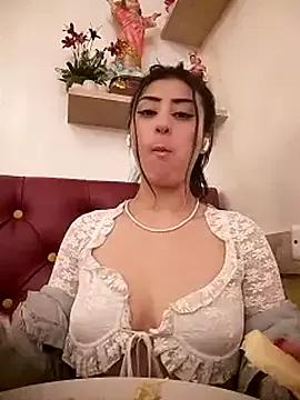 fiorella_paris on StripChat 