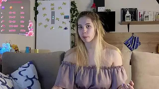 Girl_alone_home on StripChat 