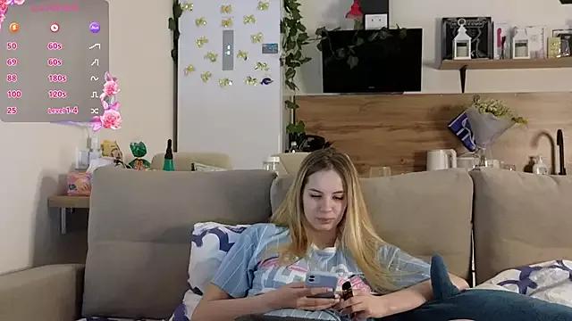 Girl_alone_home on StripChat 