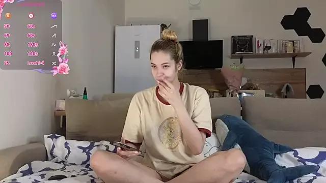Girl_alone_home on StripChat 