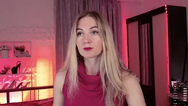 Hello_Lisha on StripChat 