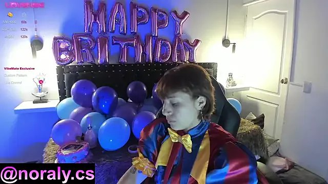 Freechat hey_noraly on StripChat