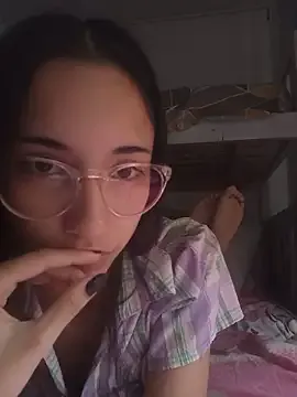 isaaabelaaa — I show my ass <3