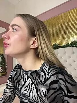 KiraMyers on StripChat 