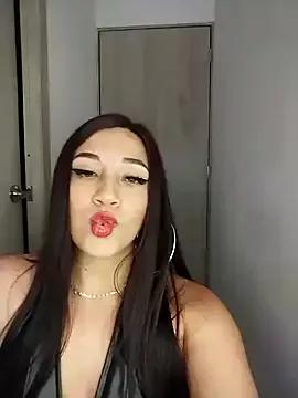 KloeEvanns on StripChat 