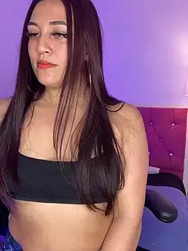 KloeEvanns on StripChat 