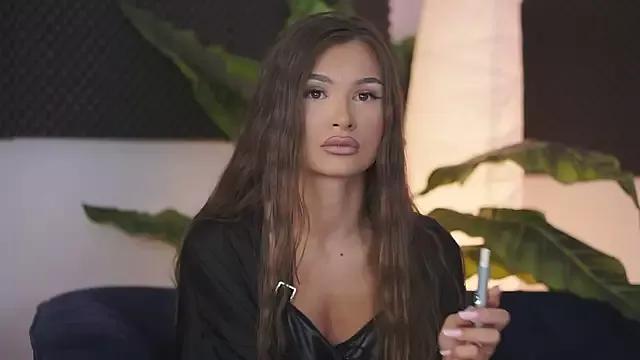 KyssaraPlay on StripChat 