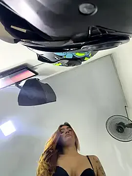 la_machhi on StripChat