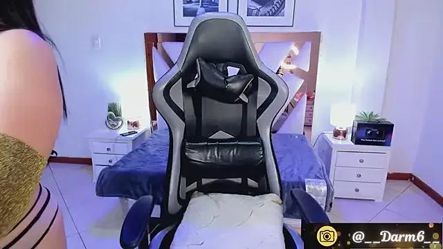 Lia_Simons on StripChat