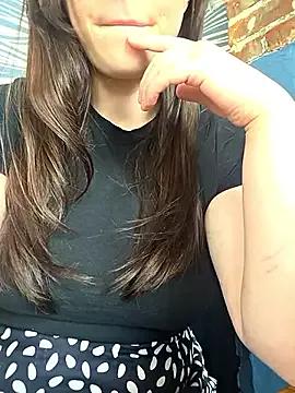 lilylove27 on StripChat 