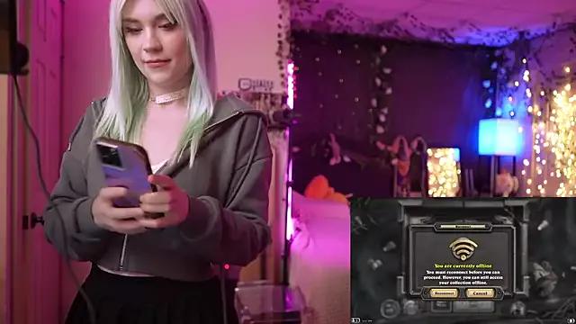 Freechat littlelune on StripChat