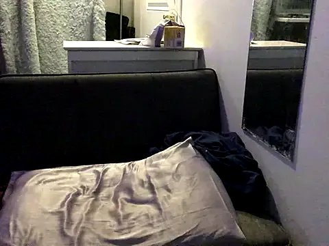 Freechat littyleesh1 on StripChat