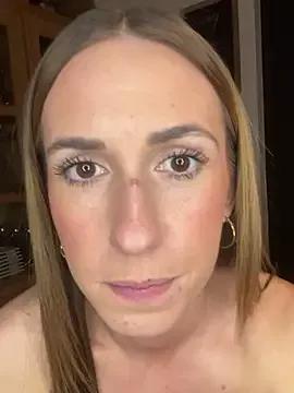 lola_tentatiion on StripChat 