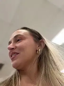 Freechat lunagirl13 on StripChat