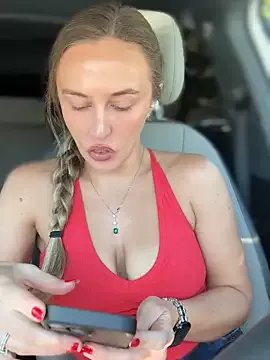 Freechat lunagirl13 on StripChat