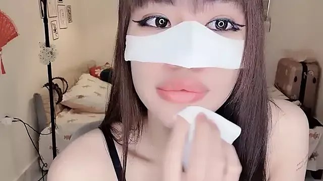 Freechat MaiLiiil on StripChat