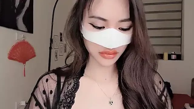 Freechat MaiLiiil on StripChat