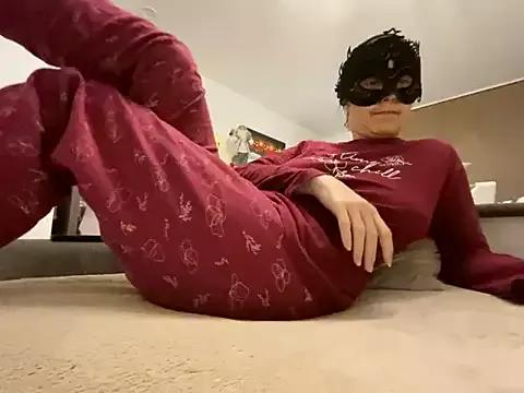 Marilou1983 on StripChat 