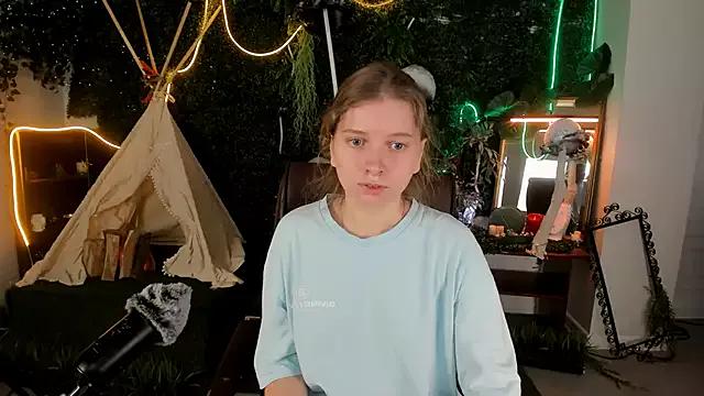 Freechat MayaSinabon on StripChat