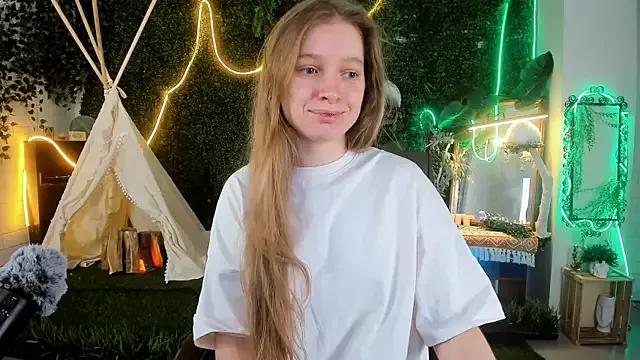 Freechat MayaSinabon on StripChat