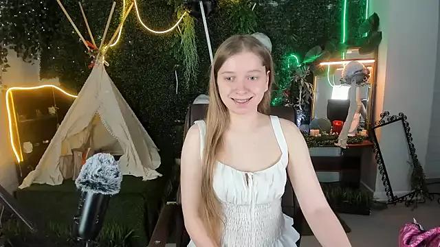 Freechat MayaSinabon on StripChat