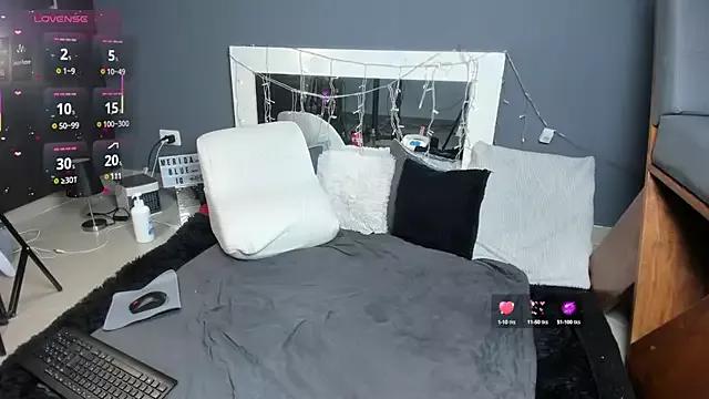 merida_blue_ on StripChat