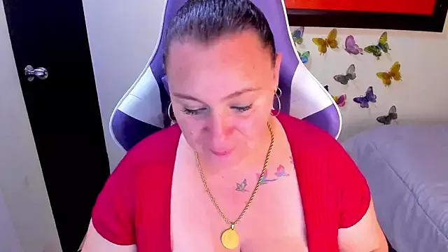 MIILLA_1 on StripChat 