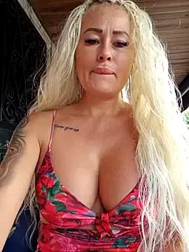 Freechat MILFBARBY on StripChat