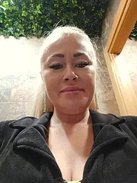 Freechat MILFBARBY on StripChat