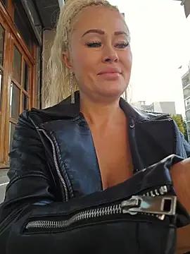 Freechat MILFBARBY on StripChat