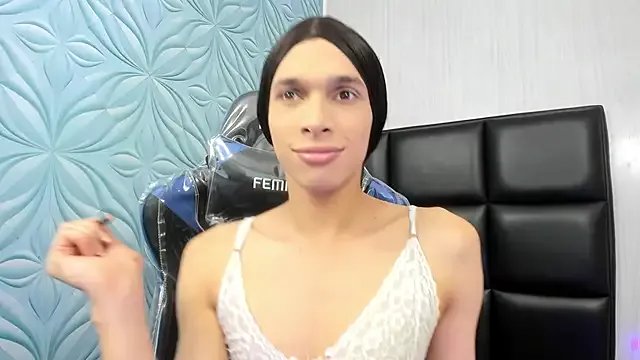 Freechat Milk_max_18 on StripChat