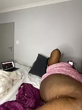 MissLola27 on StripChat 