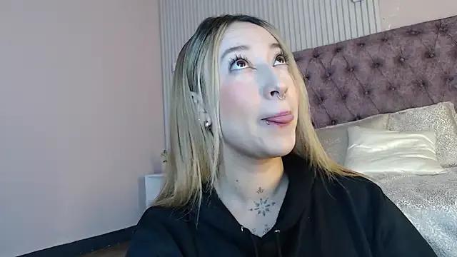 Freechat MollyCruz on StripChat