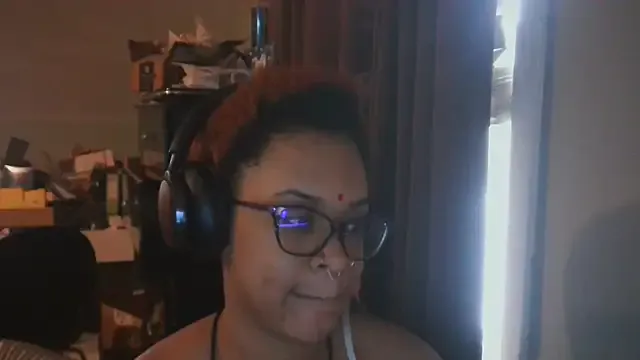 nickytheehawtie — happy