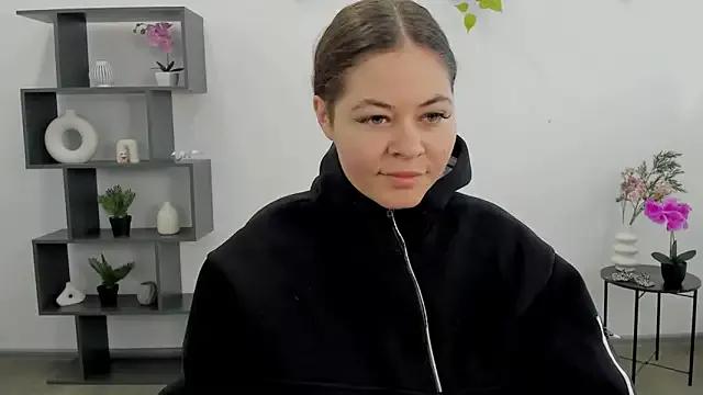 NicoleColly on StripChat 