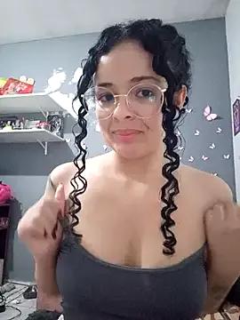 NinaSweet2 on StripChat 