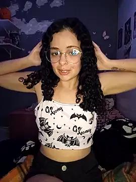 NinaSweet2 on StripChat 