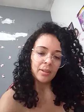 NinaSweet2 on StripChat 