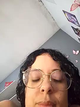 NinaSweet2 on StripChat 