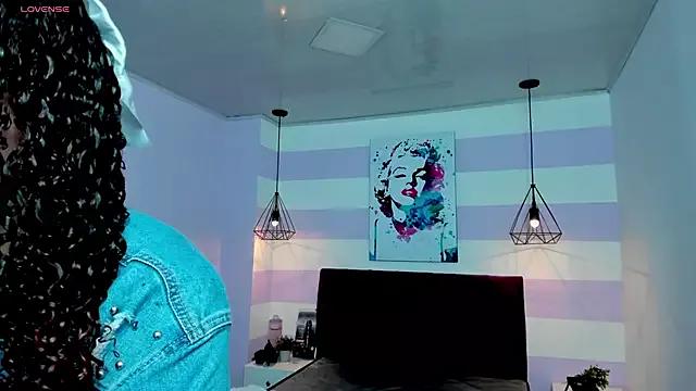 Freechat ninna_curly on StripChat