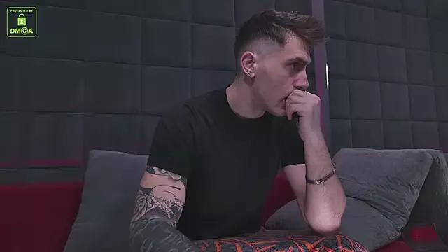 Oscar_Miller on StripChat 