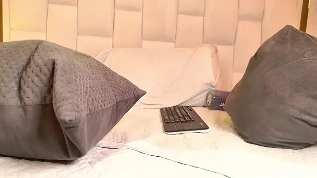 Freechat paulina_cano on StripChat