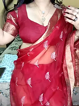 PRIYA_22 on StripChat