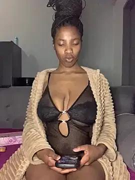 Queen-Boobylicious on StripChat 