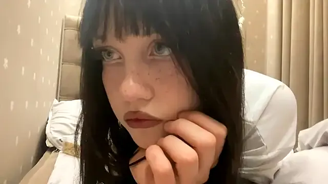 RachaelHrycko — BITE FINGER