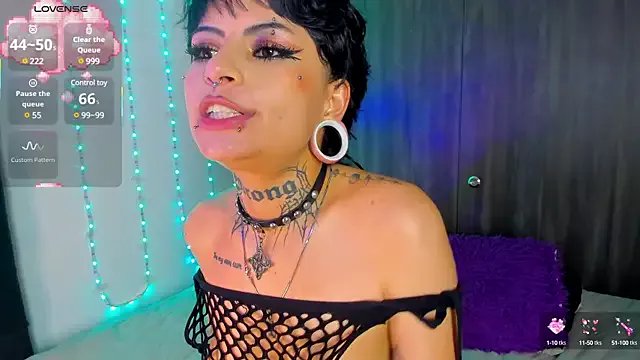 Freechat Rainnbow_ on StripChat