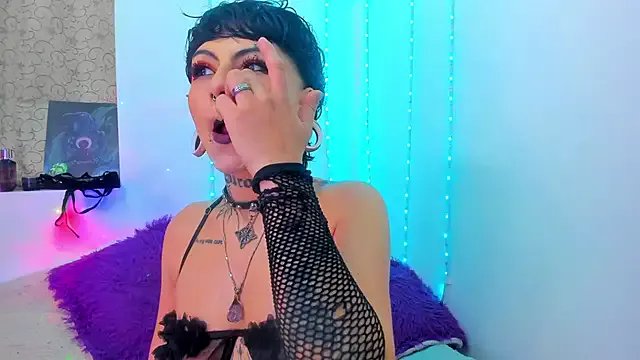 Freechat Rainnbow_ on StripChat