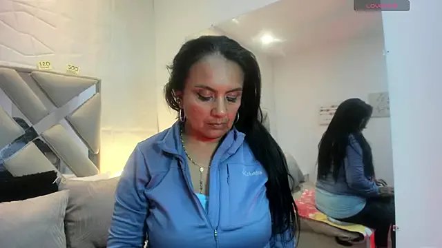 Freechat raquell_moore on StripChat