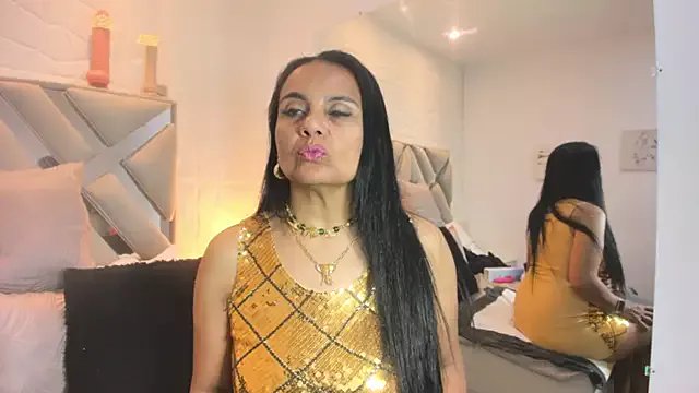 Freechat raquell_moore on StripChat