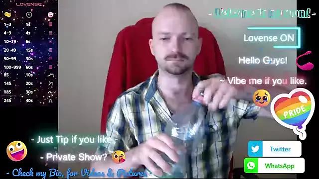 Freechat RealManHaveHairy on StripChat